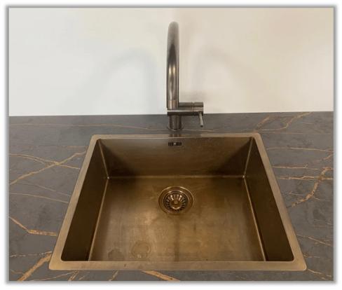 Bruneret messingvask efter 2 måneder