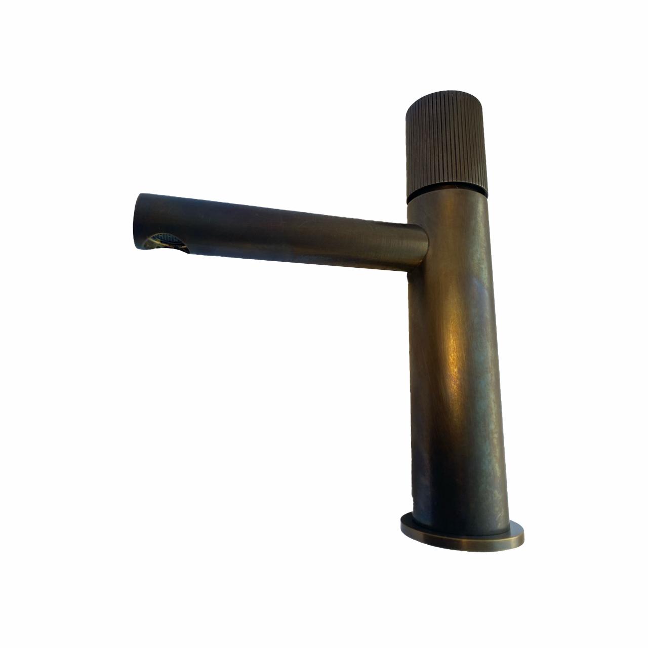 Mira 020 håndvaskarmatur, Bruneret massiv messing